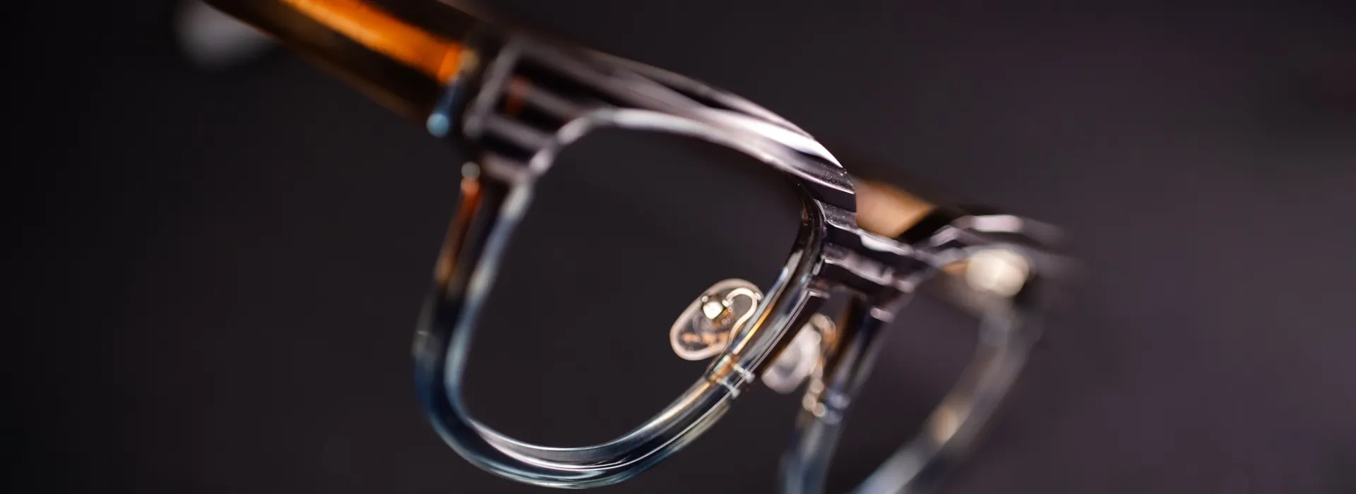 Detaljbild av en acetatbåge